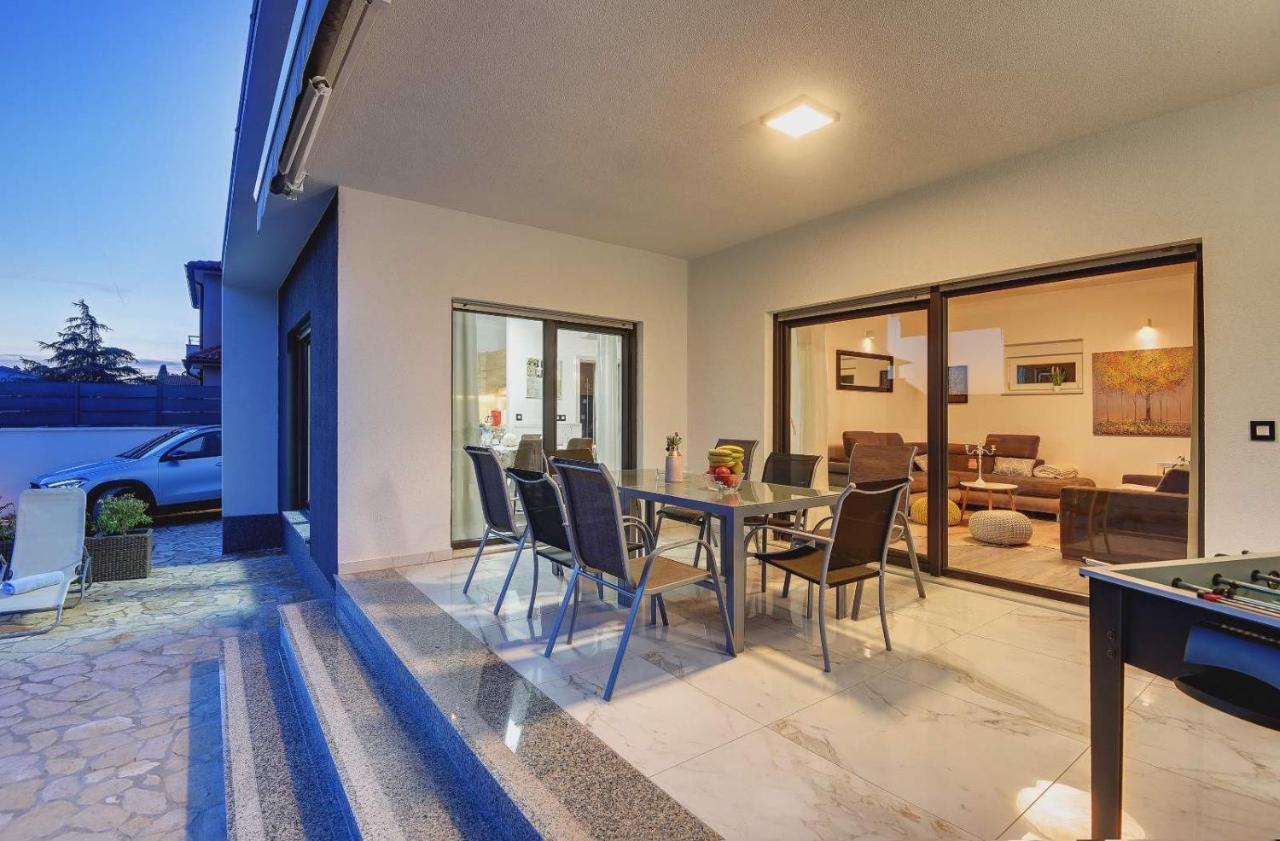 Villa Sunce Pula Exterior photo