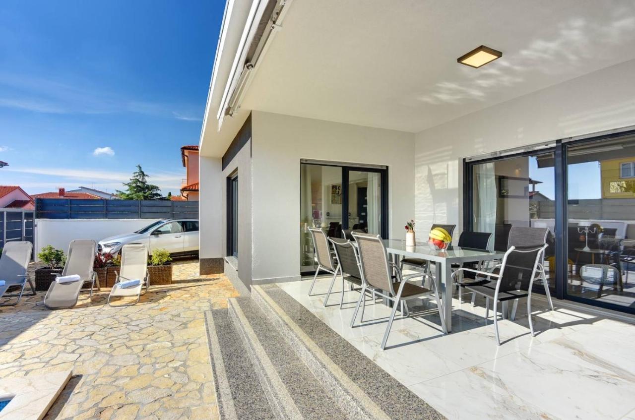 Villa Sunce Pula Exterior photo